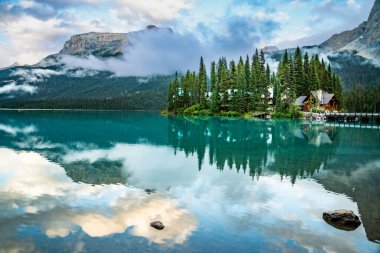 Emerald Lake, Yoho Ulusal Parkı, Kanada. İngiliz Kolombiyası