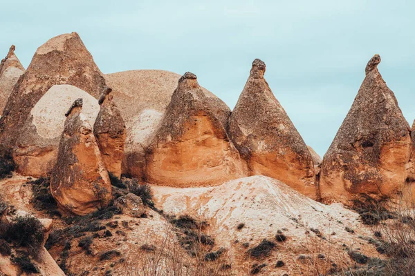 Rose Valley Goremen Ympärillä Anatolialainen Tasanko Kappadokiaa Kalkkunaa Kivimuodostelmat — kuvapankkivalokuva