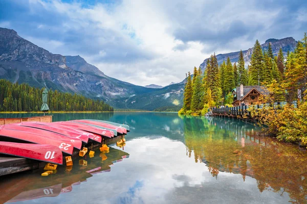 Emerald Lake Εθνικό Πάρκο Yoho Στον Καναδά Βρετανική Κολομβία — Φωτογραφία Αρχείου