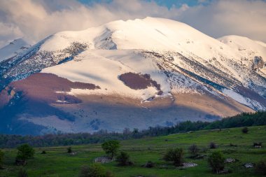 Abruzzo İtalya 'daki Majella Dağı. İtalyan Apeninlerinin dağ sırası.