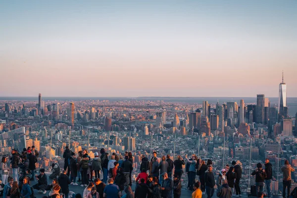 April 2022 New York Touristen Bewundern New York Vom Edge Stockbild