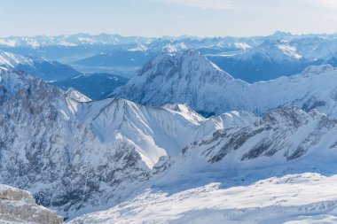 Zugspitze Dağları, Batı Almanya Alpleri. Kar ve manzara