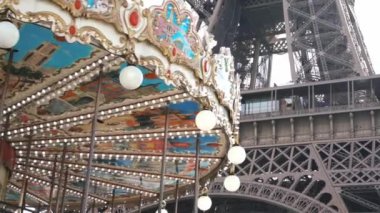 Atlıkarınca ve Eyfel Turu, Paris. Yavaş Hareket