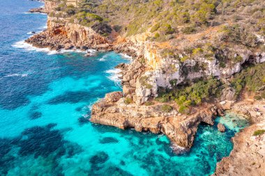 Idyllic Körfezi, Mayorka Adası, Akdeniz, Balear Adaları. Hava görünümü