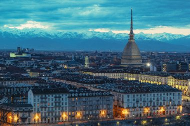 Köstebek Antonelliana ile Torino şehri. Günbatımı manzarası, Piedmont, İtalya