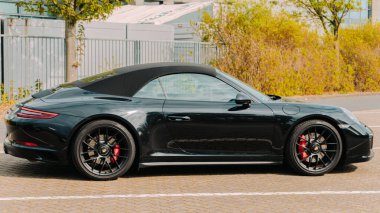 Lüks araba fuarı yolda..