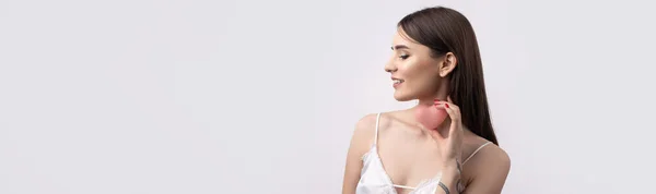 Vacker Leende Kvinna Med Ren Hud Naturlig Make Och Vita — Stockfoto