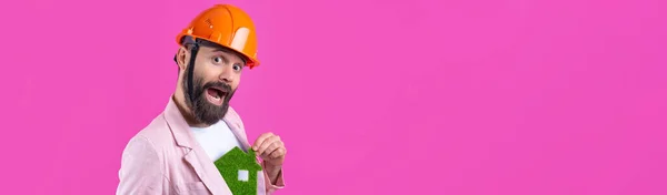 Retrato Jovem Engenheiro Construção Usar Chapéu Laranja Duro Uma Jaqueta — Fotografia de Stock