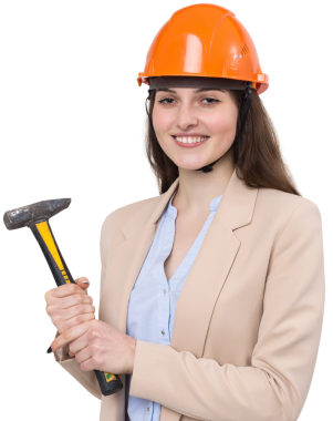 Beyaz arka planda çekici olan turuncu miğferli bir kız mühendis..