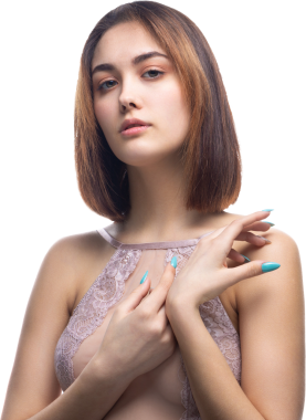 Zarif, çıplak, güzel, seksi bir kadın. Moda mankeni kızın güzel portresi.