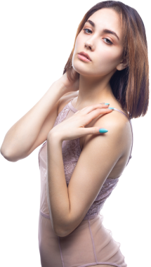 Zarif, çıplak, güzel, seksi bir kadın. Moda mankeni kızın güzel portresi.