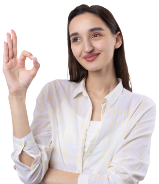 Gülümseyen kız el kol hareketi yapıyor.