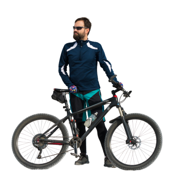 Şortlu ve formalı bisikletçi şeffaf bir arka planda hava süspansiyon çatalıyla modern bir karbon donanım bisikleti sürüyor..