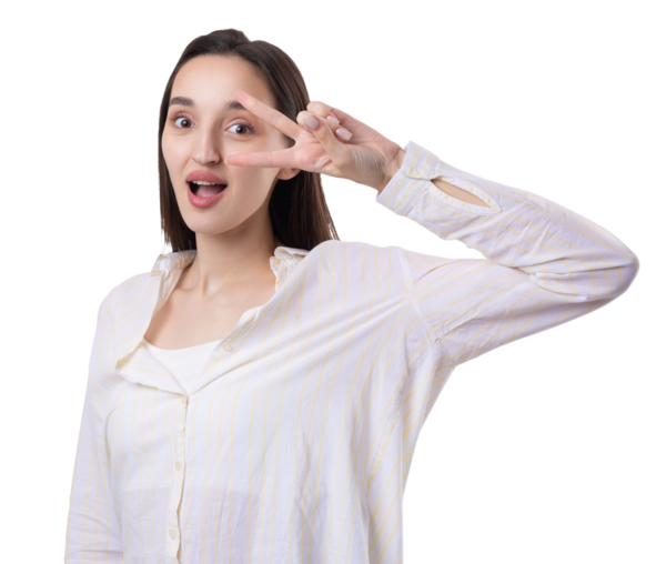 Gülümseyen kadın elini sallar gibi kaldırdı..