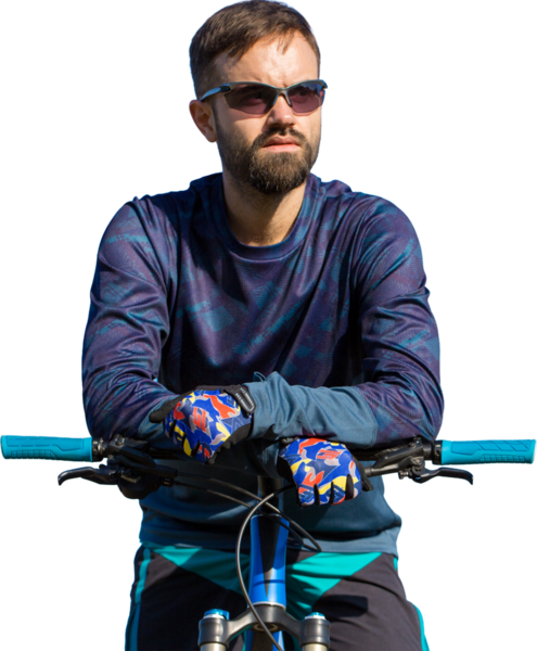 Bisikletçi şort ve jersey bir hava süspansiyon çatal ile modern karbon hardtail bisikletle