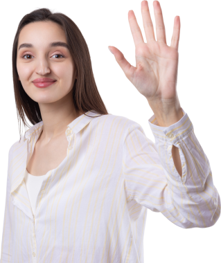 Gülümseyen kadın elini sallar gibi kaldırdı..