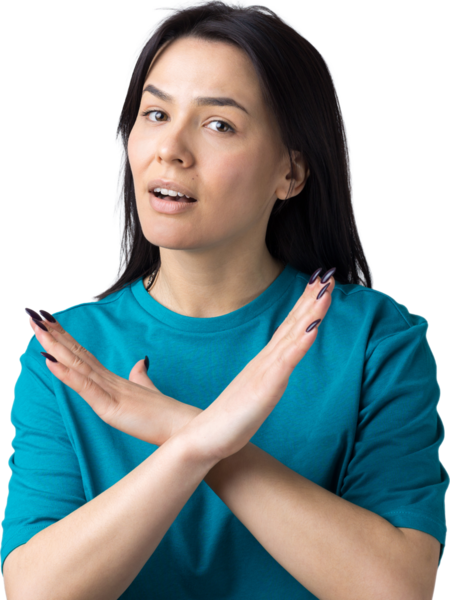 Karşılıklı el işareti olmadan onaylamayan bir kız inkar hareketi yapar. Gri arka planda güzel bir kadının portresi