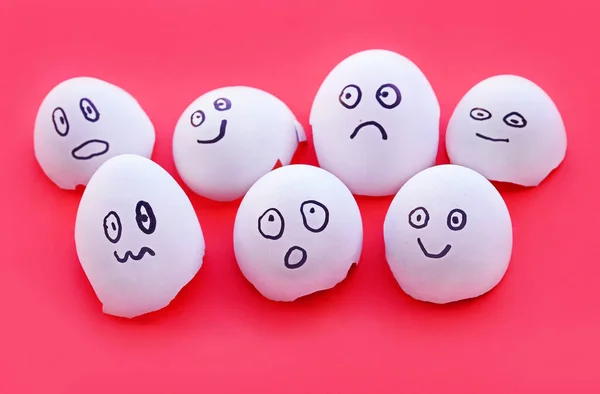 Eggshells Painted Faces Different Emotions Rechtenvrije Stockafbeeldingen