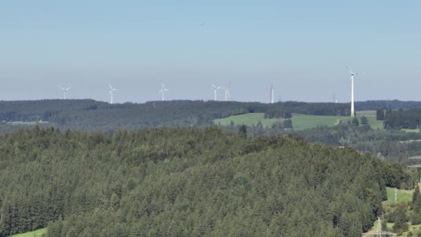Беспилотное Видео Вращающихся Ветряных Турбин Баварии — стоковое видео