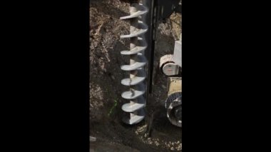 Jeotermal ve istikrar sütunu delmek için büyük bir matkap videosu