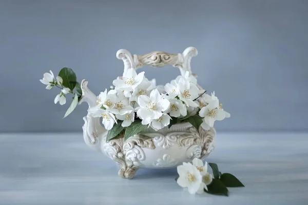 Yasemin Çiçekli Natürmort — Stok fotoğraf