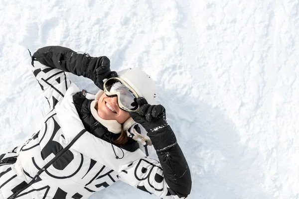Topo Acima Vista Retrato Jovem Feliz Adulto Bela Mulher Esquiador — Fotografia de Stock
