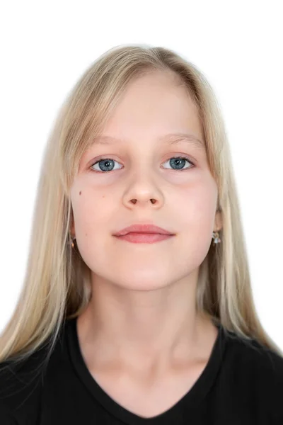 小さなかわいい10年の身分証明書のためのクローズアップ肩の写真白地に隔離されたアジアの美しいブロンドの女の子 女性の子供の身分証明書パスポートドキュメント肖像画 — ストック写真