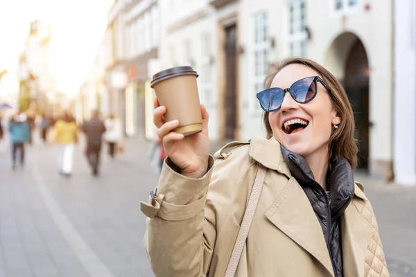 Portrait Junge Schöne Glücklich Lächelnde Frau Die Kaffee Trinkt Tee — Stockfoto