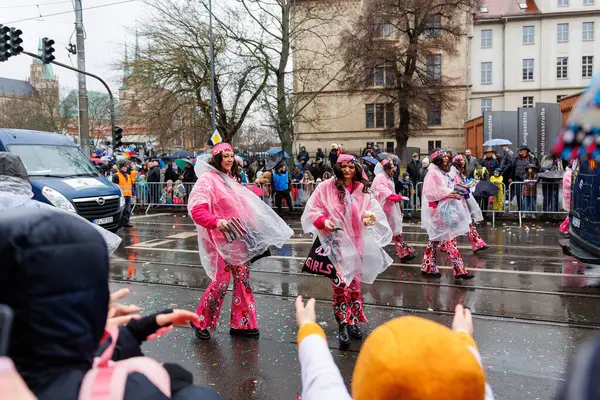  Foto zu Erfurt Germany 11Th February 2024 Traditional German Carnival Fasching 