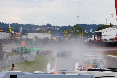 Sachsenring, Almanya. 23 Ağustos 2025.Scenic View hızlı Mercedes BMW Audi Lamborghini Ferrari Porsche Ford DTM Sachsenring yarış pisti. Avrupa Otomobil Sporları Yarışması.
