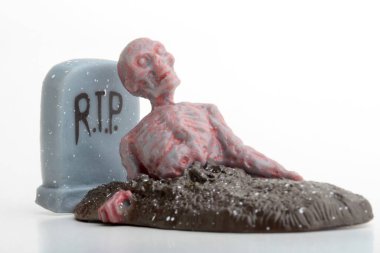 Beyaz arka planda bir grup zombi. 