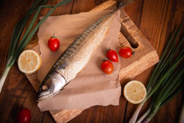 Sebzeli uskumru. Ev yemeği, balık menüsü. Stüdyo fotoğrafı.