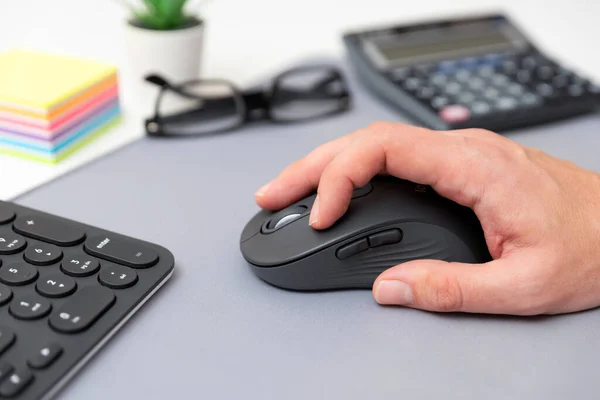 Man Using Computer Mouse Working Office — Stock Photo, Image