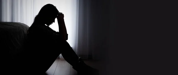 Frau Leidet Depressionen Konzept Für Traurigkeit Und Kopfschmerzen lizenzfreie Stockbilder