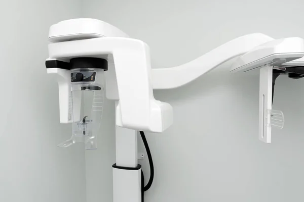 歯科医院のX線装置 デジタルパノラマレントゲン写真 歯科治療 — ストック写真