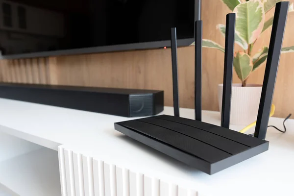 Router Mit Antennen Wohnzimmer Konzept Für Schnelles Internet — Stockfoto