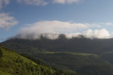 Dağlarda bulut, Gorbeia doğal parkı, Bizkaia, Bask ülkesi, İspanya