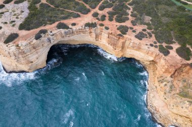 Ponta da Cama da Vaca, Carvoeiro, Algarve, Portekiz