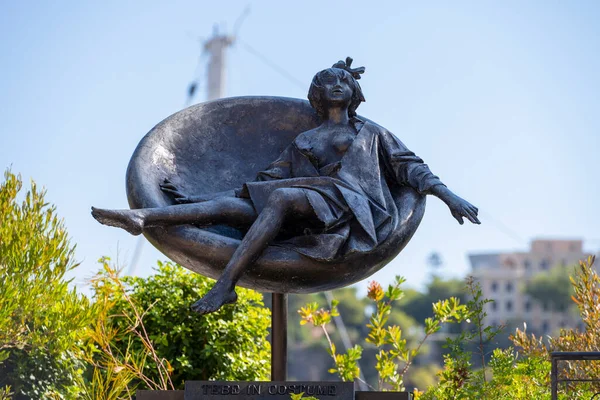 Княжество Монако Сентября 2022 Года Бронзовая Скульптура Тебе Костюме Итальянского — стоковое фото