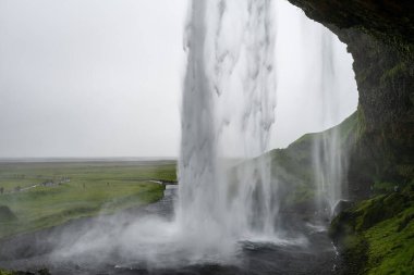 Seljalandsfoss Şelalesi, Güney İzlanda 'da güzel şelale