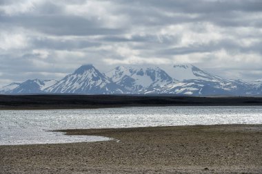 İzlanda 'nın görkemli doğasına yolculuk