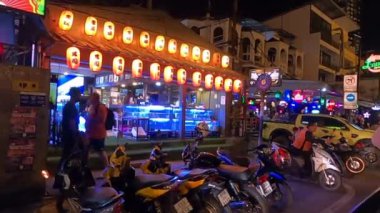 Geceleyin tuk-tuk ile seyahat etmek