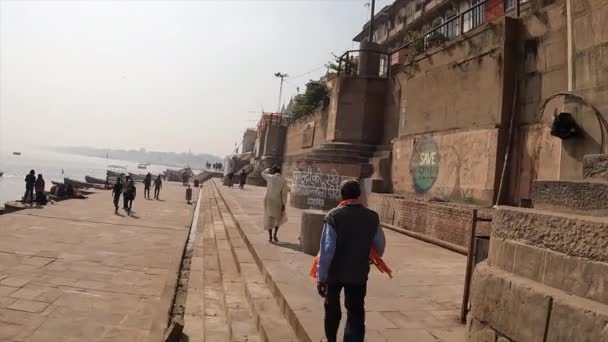 Caminar Por Río Ganges Varanasi India — Vídeos de Stock