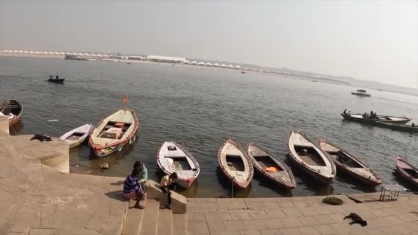 Walking Ganges River Varanasi India — 图库视频影像