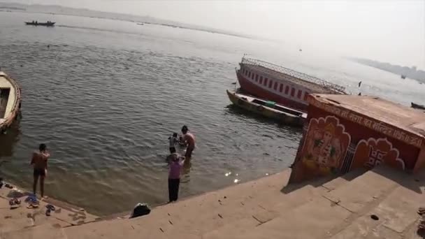 Walking Ganges River Varanasi India — Wideo stockowe