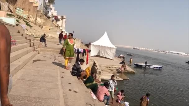 Walking Ganges River Varanasi India — 图库视频影像