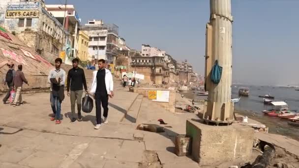 Walking Ganges River Varanasi India — 图库视频影像