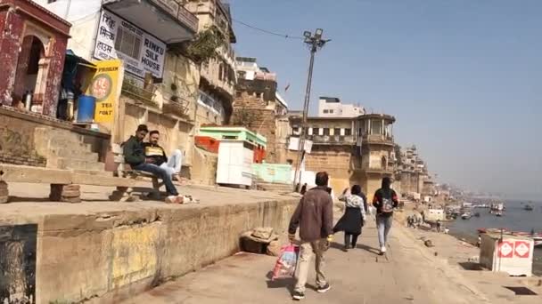 Walking Ganges River Varanasi Indie — Stock video