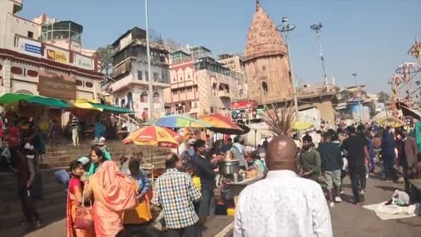 Caminhando Pelo Rio Ganges Varanasi Índia — Vídeo de Stock
