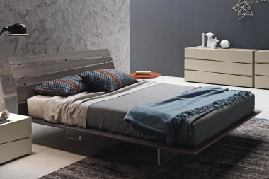 Minimum İskandinav tarzında modern lüks yatak odası.